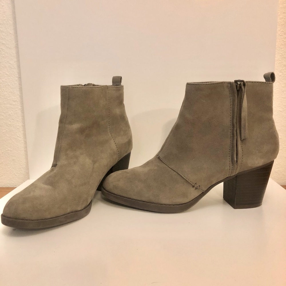 Old Navy Army Green Suede Ankle Boots